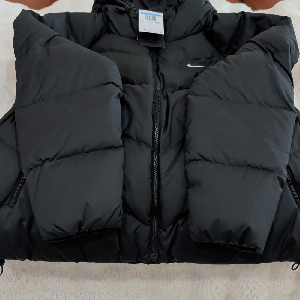 Nike Women's Black Quilted Puffer Jacket